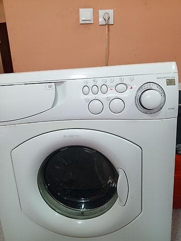 кухонные приборы: Стиральная машина Ariston Margherita 2000 (модель ALS88X), фронтальная — 2