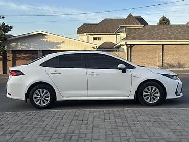 corolla e120: Toyota Corolla: 2022 г., 1.8 л, Вариатор, Гибрид, Седан — 4