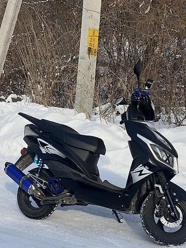 скутер дешевый: Тип скутера 125 куб. см, Бензин, Б/у — 5