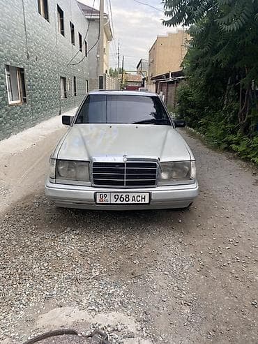 Mercedes-Benz W124: 1991 г., 2.3 л, Механика, Бензин, Седан — 4