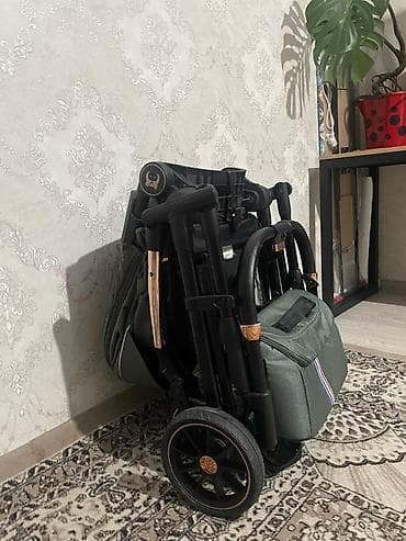 Детский транспорт: Прогулочная коляска Innig baby б/у цвета хаки купили пол года назад за — 5