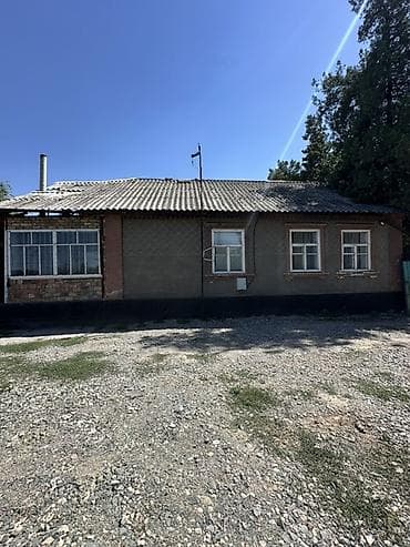 Үйлөр: 📍 В Шопокове район переезда продается дом на участке 5 соток, 95 кв.м — 2