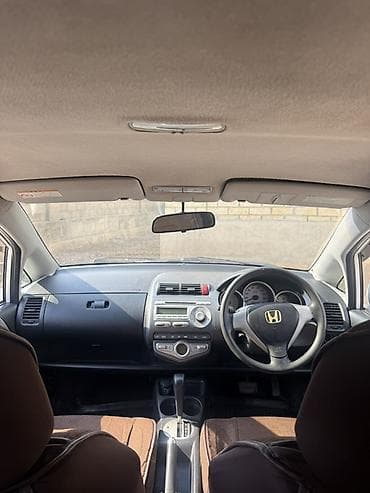 Транспорт: Honda Fit: 2004 г., 1.3 л, Автомат, Бензин, Хэтчбэк — 4