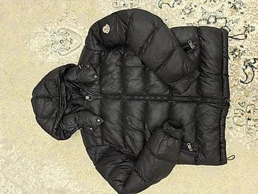 Жеке буюмдар: Продаю 2 куртки и 1 ветровку и 2 жилетки В отличном качественосили — 2