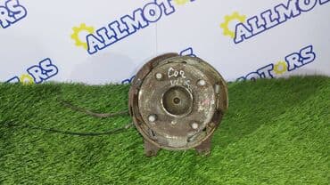 runx alex: Задняя правая Ступица Toyota 2002 г., Б/у, Оригинал — 1