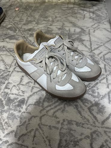 Мужские кроссовки, 40, 40.5, Maison Martin Margiela, Б/у, цвет - Бежевый, Бесплатная доставка at lalafo.kg Мужские кроссовки, 40, 40.5, Maison Martin Margiela, Б/у, цвет - Бежевый, Бесплатная доставка