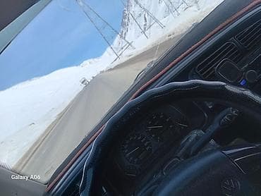 Volkswagen: Volkswagen Vento: 1994 г., 2 л, Механика, Бензин, Седан — 3