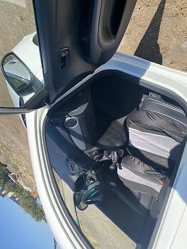 молдинги на мерс 124: Hyundai i10: 2011 г., Механика, Бензин, Хэтчбэк — 5