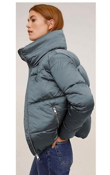 Кофты, свитеры: Пуховик манго в хорошем состоянии — 1