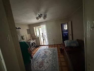 Продажа домов: Кунтуу айылынан,жашаганга даяр там сатылат,участогу 5-соток,6-комнат — 4