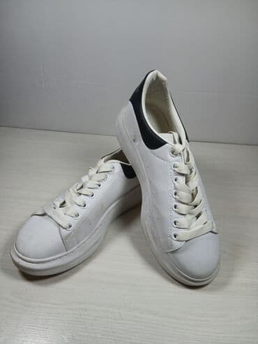 Үлпөт көйнөктөрү жана аксессуарлар: Эркектердин кроссовкасы, 42, & Other Stories, Колдонулган, түсү - Ак, Акылуу жеткирүү — 1