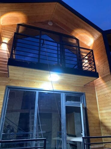 купить люк с лестницей на чердак: Прочная металлическая лестница с площадкой и перилами, предназначенная — 6