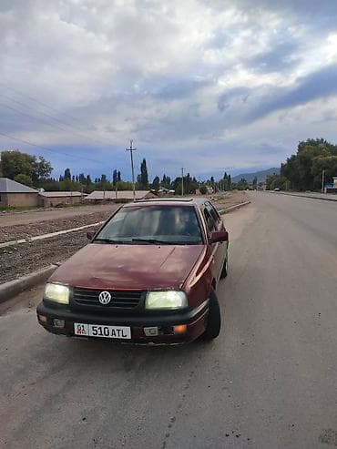 ош волга: Volkswagen Vento: 1993 г., 1.8 л, Кол менен иштөөчү, Бензин, Седан — 5