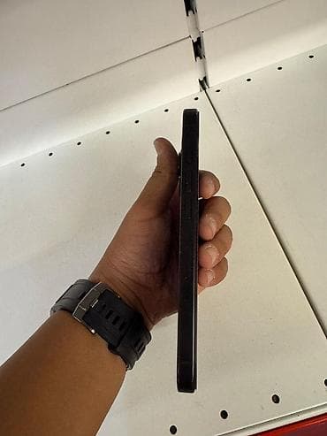 apple 17 pro: IPhone 16 Pro, Б/у, 256 ГБ, Black Titanium, Защитное стекло, Чехол, Кабель, 96 % — 5