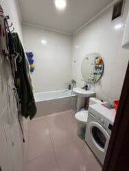 мкр улан 2 продаю квартиру: 1 комната, 45 м², 106 серия улучшенная, 5 этаж, Евроремонт — 7