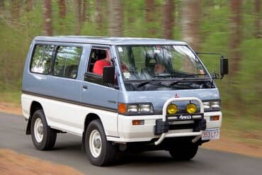 делика кузов: Передняя правая Mitsubishi, Б/у, Оригинал — 1