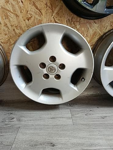 Литые Диски R 17 Toyota, отверстий - 5