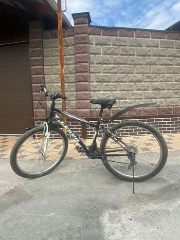 купить покрышку на велосипед 26: Горный велосипед Typhoon Lespo, выполненный в черном цвете с зелеными — 1