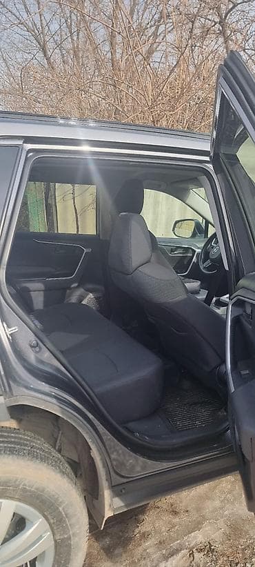 step: Toyota RAV4: 2021 г., 2.5 л, Автомат, Бензин, Кроссовер — 9