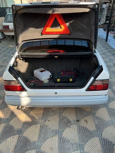 панел на ваз 2107: Mercedes-Benz W124: 1994 г., Седан — 12