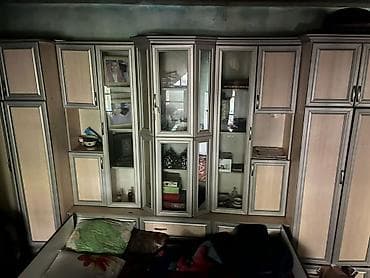 коробка сатылат: Дубал шкаф, Дубал шкаф түрү: Модулдуу, Үй, конок бөлмөсү үчүн, Өзгөчөлүктөрү: Тамак-аш идишин сактоо үчүн — 1