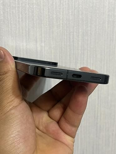 батарейка телефон: Google Pixel 9 Pro, Б/у, 128 ГБ, цвет - Черный, eSIM — 2