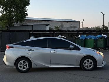 Toyota Prius: 2017 г., 1.8 л, Автомат, Гибрид, Хэтчбэк — 4