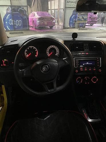 vw: Volkswagen Polo: 2018 г., 1.6 л, Автомат, Бензин, Седан — 5