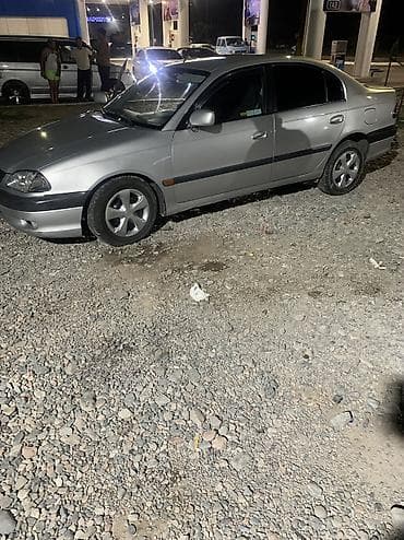 продажы авто: Toyota Avensis: 2001 г., Седан — 2