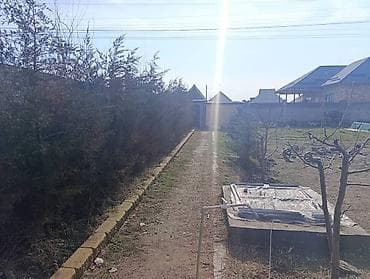 Үйлөрдү сатуу: 4 сотик участок сатылат 3 комнат времянкасы менен . суу скважины — 6