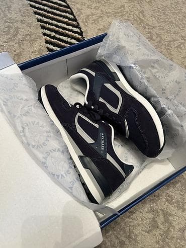 Босоножки, сандалии, шлепанцы: Оригинальные кроссовки от бренда «NAVIGARE» мужские . •	Стиль — 3