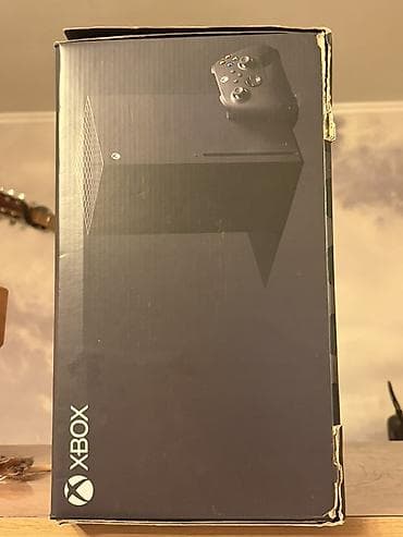 Продаю Xbox Series X 1TB в отличном состоянии. Покупали в ЦУМе, есть — 7