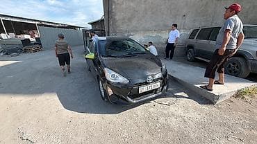 e2 byd: Toyota Prius C: 2016 г., Автомат, Гибрид, Хэтчбэк — 7