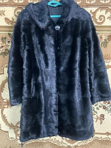 Спортивная одежда: Шуба сатылат 
Натуральный 
Размери 46-48 — 1