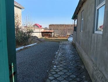 Үйдү ижарага алам: Үй, 70 м², 3 бөлмө, Менчик ээси, Эски ремонт — 4