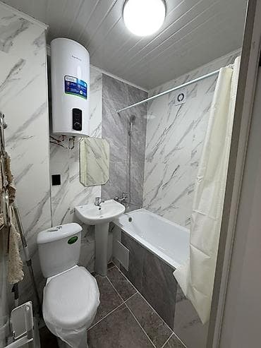 osh flat: Срочно сдается 2 комнатная квартира 43м2 8-микрорайон, 5/5 этаж Свежий — 6