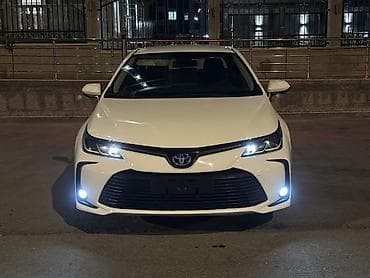 Toyota: Toyota Corolla: 2022 г., 1.8 л, Вариатор, Гибрид, Седан — 1