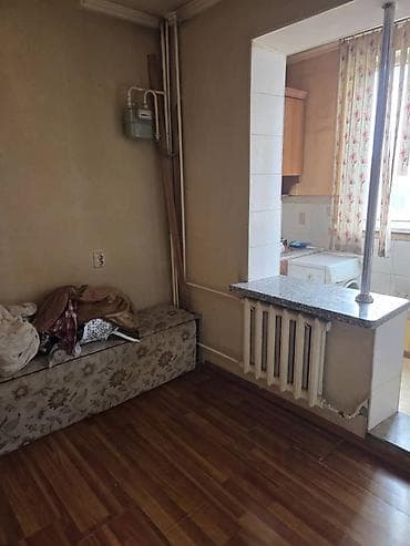 105: 1 комната, 34 м², 6 мкр 105 серия, 7 этаж, Старый ремонт — 2