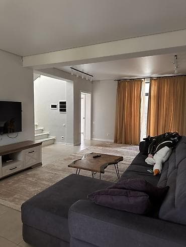 квартира на длительный срок: 4 комнаты, С мебелью полностью — 4