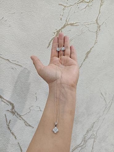 Жеке буюмдар: Ювелирный комплект Ванклив из белого золота с бриллиантами - Состав — 4