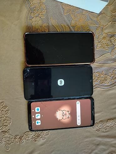 Смартфоны: комплект из 3 устройств с коробкой. 1) Samsung Galaxy A12 — 4