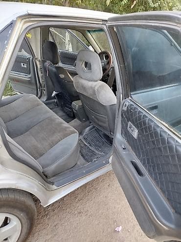 мазда унверсал: Mazda 626: 1988 г., 2.2 л, Механика, Бензин, Седан — 3