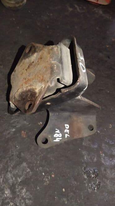 Mitsubishi Delica Подушка двигателя Мицубиси Делика подушка