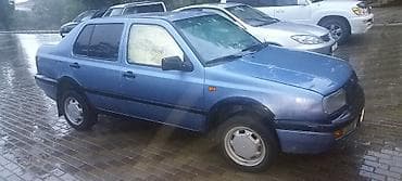 срочно недорого: Volkswagen Vento: 1993 г., 1.8 л, Механика, Бензин, Седан — 2