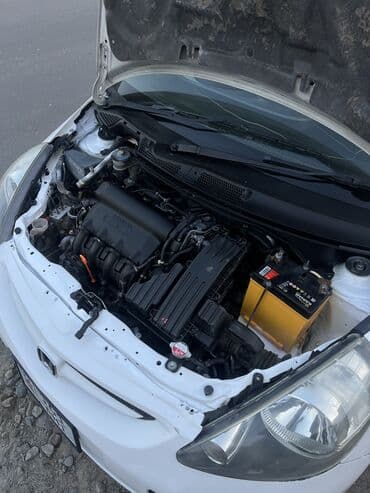 купить чехлы на гольф 4: Honda Fit: 2003 г., 1.3 л, Вариатор, Бензиновая, Хэтчбэк — 7