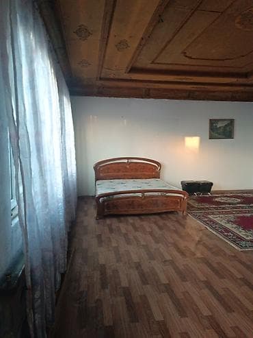 5: Сдаю комнату на втором этаже 54 КВ метров .душ туалет на улице — 1