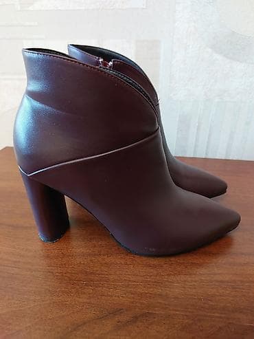 Спецодежда: Продаю ботильоны в отличном состоянии. 38 размер — 1