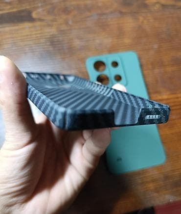 galaxy s20 plus: Продам 2 чехла на Redmi note 13 pro 5g. 
300 сом за оба — 2