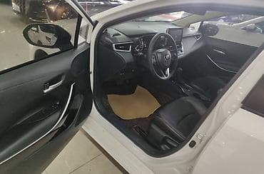 mini kuper: Toyota Corolla: 2019 г., 1.8 л, Автомат, Гибрид, Седан — 6