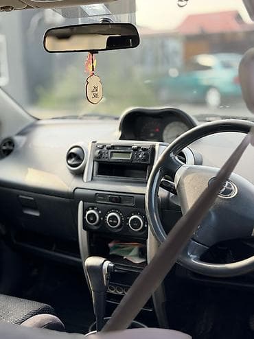 vitz platz: Toyota Ist: 2002 г., 1.5 л, Автомат, Бензин, Хэтчбэк — 5
